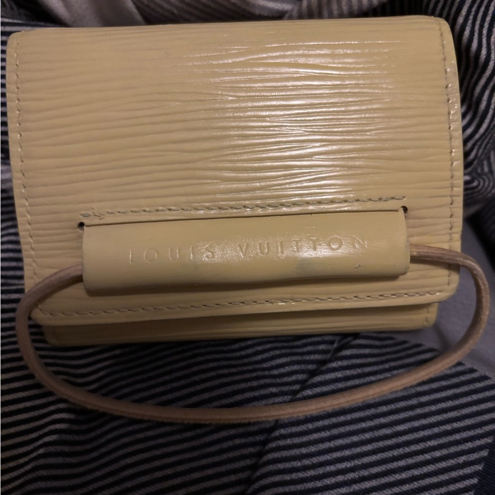 Louis Vuitton Cream epi wallet